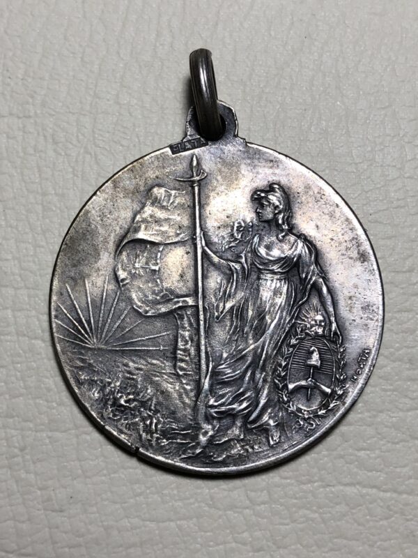 Argentina, medalla conmemorativa centenario de la independencia Pichincha 1916. Plata 28.5 mm.