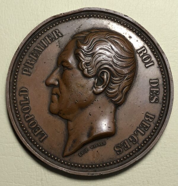 Belgica, medalla conmemorativa 25th aniversario de la coronación de Leopoldo I 1856. Bronce 75 mm. - Imagen 2