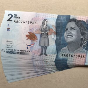 Colombia 2000 pesos 2016 series AA UNC P458 Caño Cristales